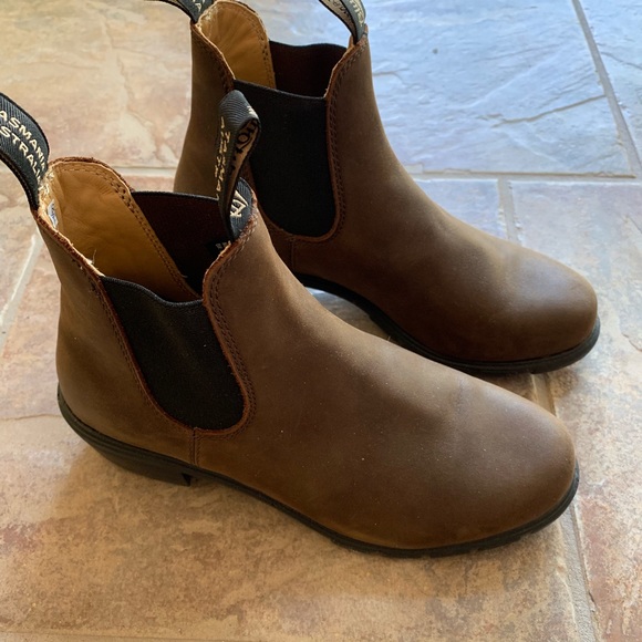 blundstone chelsea boots womens